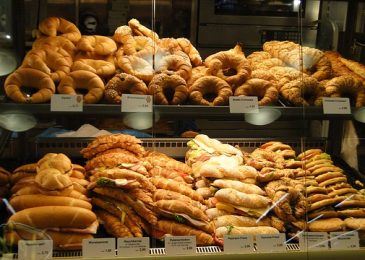 Quel produit utiliser pour nettoyer une vitrine réfrigérée ?