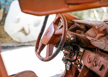 Comment restaurer la sellerie d&rsquo;une voiture ancienne en respectant son authenticité ?