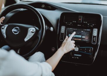 Les 8 avantages de l&rsquo;électronique embarquée dans votre voiture
