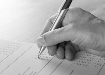 Comment utiliser les résultats des sondages pour sensibiliser le public ?
