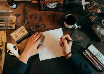 Antiquaire : comment estimer la valeur de vos objets anciens ?