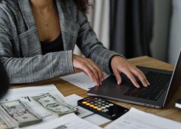 Externalisation de paie : comment choisir le bon prestataire