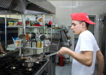 Hotte pour cuisine professionnelle : comment bien la choisir ?