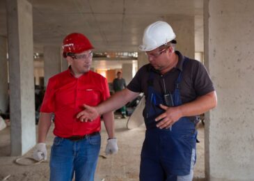 Suivi de chantier : comment éviter les retards et les surcoûts ?