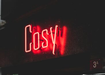 Choisir la bonne température de couleur pour son enseigne lumineuse : chaud ou froid ?