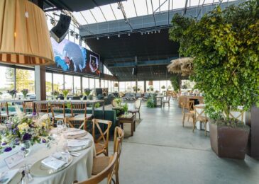 Salle de réception trop grande : comment la rendre chaleureuse?