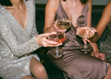 Dress code soirée d&rsquo;entreprise : comment l&rsquo;imposer sans contraindre ?