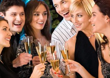 Organiser un cocktail dînatoire sur une péniche de la Seine