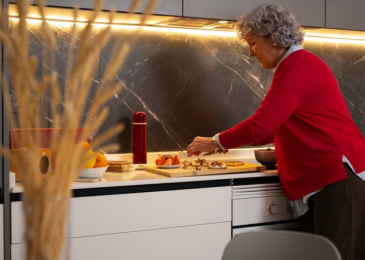 Éclairage adapté du plan de travail : cuisiner en sécurité