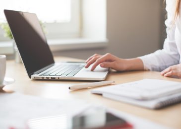 Service de Community Management : Le guide de l’étiquette sur les groupes Facebook.